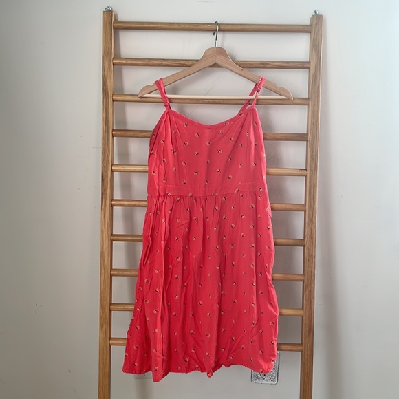 Set of 3 Old Navy Dresses - Picture 2 of 7